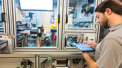 men using indutry 4.0 technology