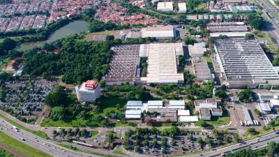 2021: crescimento de 35% de vendas totais sobre o ano anterior.