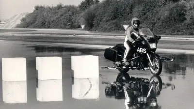 ABS para motocicletas: mais segurança e controle na mobilidade sobre duas rodas