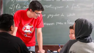 Professor ensinando